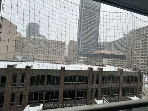 Photo 14 at 404 - 761 Bay Street, Bay Street Corridor, Toronto