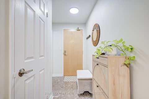 Photo 9 at 902 - 43 Eglinton Avenue, Mount Pleasant West, Toronto