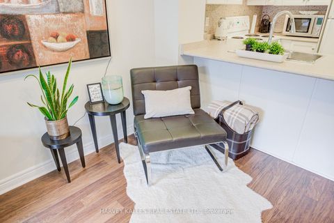 Photo 23 at 902 - 43 Eglinton Avenue, Mount Pleasant West, Toronto