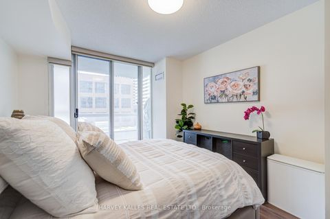 Photo 31 at 902 - 43 Eglinton Avenue, Mount Pleasant West, Toronto