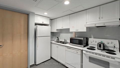 Photo 41 at 902 - 43 Eglinton Avenue, Mount Pleasant West, Toronto