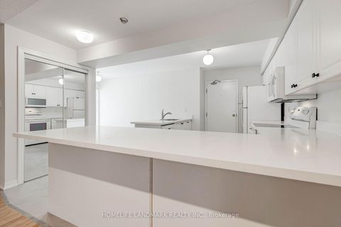 Photo 11 at 19 - 118 Finch Avenue W, Newtonbrook West, Toronto