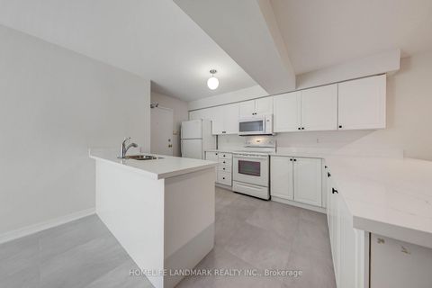Photo 13 at 19 - 118 Finch Avenue W, Newtonbrook West, Toronto