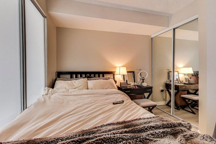 Photo 11 at 1007 - 85 Bloor Street E, Yonge Corridor, Toronto