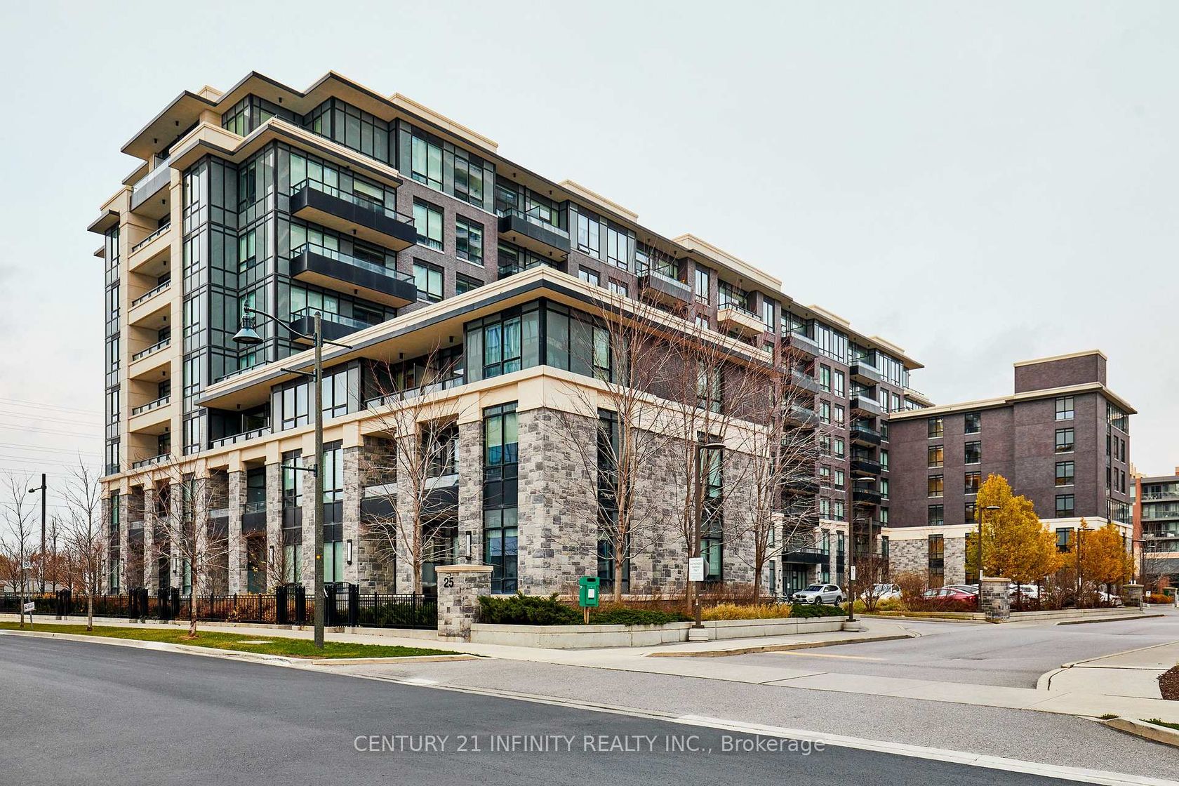 115 - 25 Water Walk Drive, Unionville, Markham photo number 2