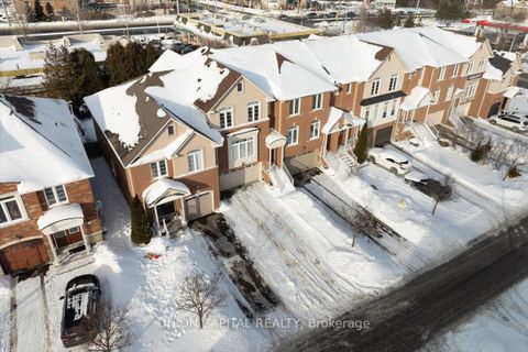 Photo 4 at 18 Honeywood Road, Patterson, Vaughan