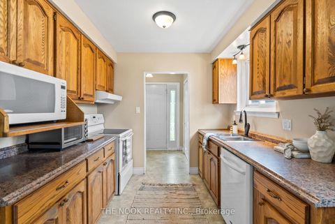 Photo 8 at 287 Viewmount Street, Donevan, Oshawa