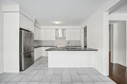 Photo 18 at 22 Valleo Street, Keswick North, Georgina