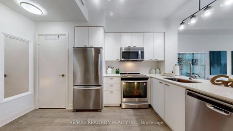 Photo 10 at 3111 - 30 Roehampton Avenue, Mount Pleasant West, Toronto