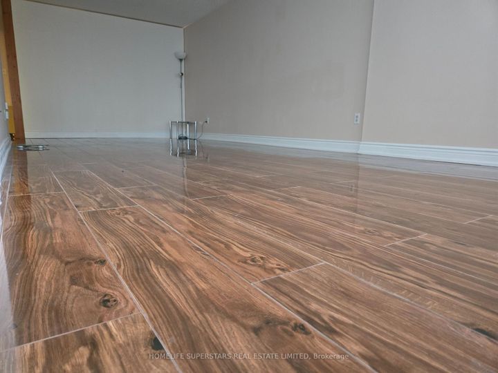 Photo 2 at 607 - 3 Rowntree Road, Jamestown, Toronto