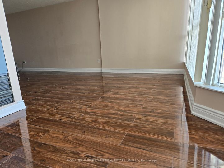 Photo 4 at 607 - 3 Rowntree Road, Jamestown, Toronto