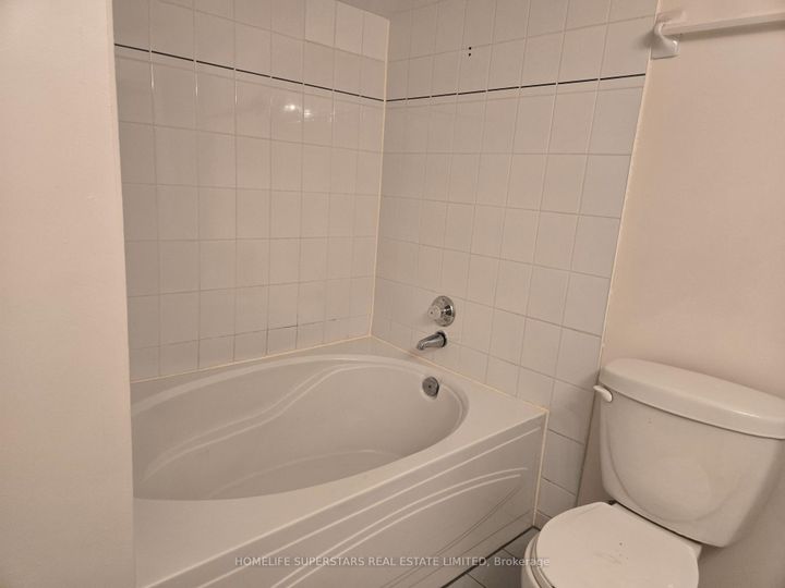 Photo 10 at 607 - 3 Rowntree Road, Jamestown, Toronto