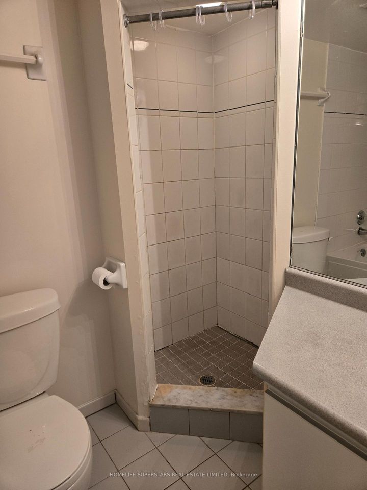 Photo 11 at 607 - 3 Rowntree Road, Jamestown, Toronto