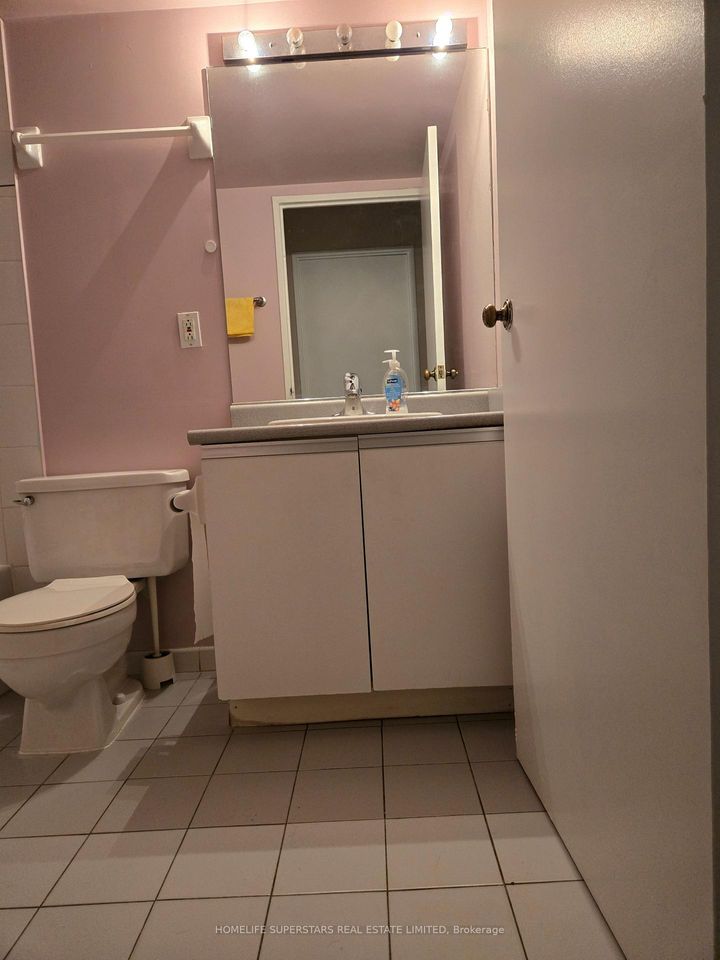 Photo 16 at 607 - 3 Rowntree Road, Jamestown, Toronto