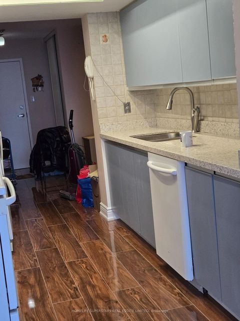 Photo 19 at 607 - 3 Rowntree Road, Jamestown, Toronto