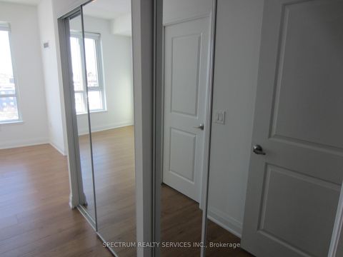 Photo 9 at 707 - 2800 Keele Street, CFB, Toronto