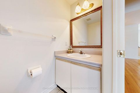 Photo 7 at 31 Pairash Avenue, Mill Pond, Richmond Hill