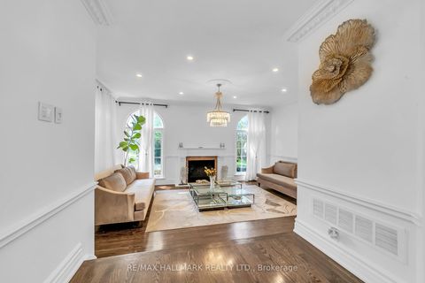 Photo 6 at 384 Kennedy Street W, Aurora Highlands, Aurora