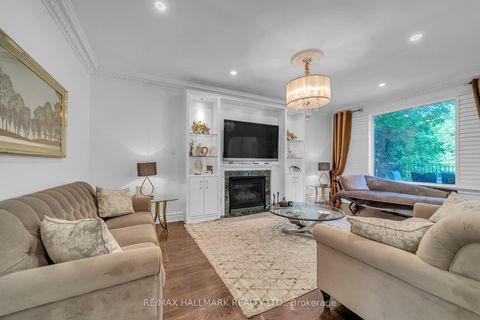 Photo 14 at 384 Kennedy Street W, Aurora Highlands, Aurora