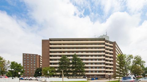 Photo 2 at 402 - 3555 Derry Road E, Malton, Mississauga