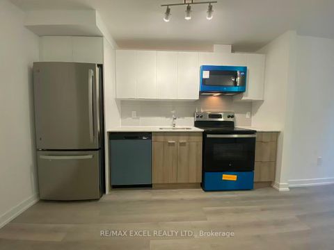 Photo 14 at 61 - 10 CALAMINT Lane, L'Amoreaux, Toronto