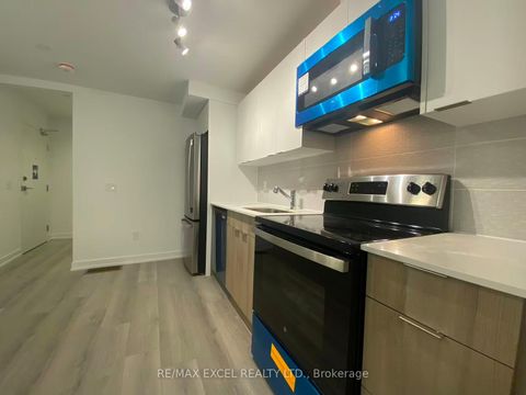 Photo 15 at 61 - 10 CALAMINT Lane, L'Amoreaux, Toronto