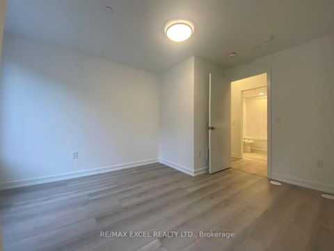 Photo 17 at 61 - 10 CALAMINT Lane, L'Amoreaux, Toronto