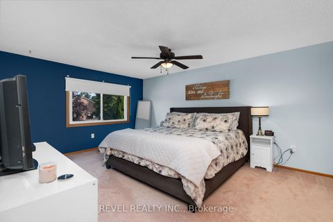 Photo 11 at 70 Lillian Crescent, Sunnidale, Barrie