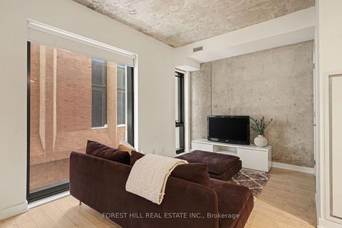 Photo 2 at 301 - 11 Charlotte Street, Waterfront Communities C1, Toronto