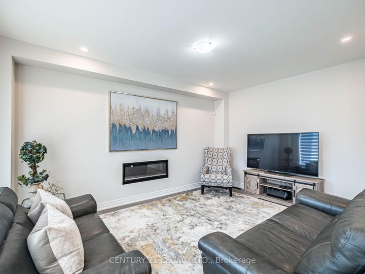 Photo 26 at 21 Goodview Drive, Wellington North, Brampton