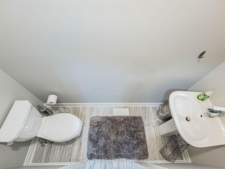 Photo 40 at 21 Goodview Drive, Wellington North, Brampton