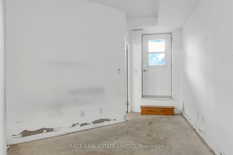 Photo 12 at 213 - 70 Alexander Street, Yonge Corridor, Toronto