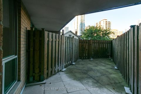 Photo 18 at 213 - 70 Alexander Street, Yonge Corridor, Toronto