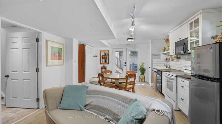 Photo 25 at 47 Livingstone Drive, Dundas, Hamilton