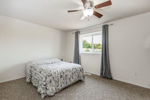 Photo 8 at 49 Burns Circle, Letitia Heights, Barrie