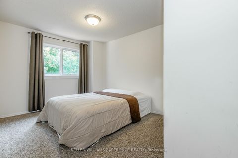 Photo 11 at 49 Burns Circle, Letitia Heights, Barrie