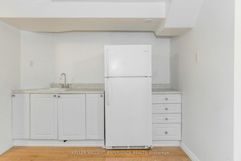 Photo 15 at 49 Burns Circle, Letitia Heights, Barrie