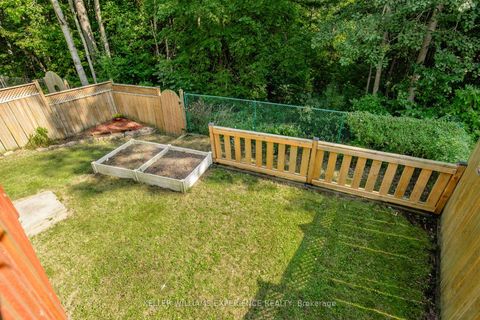 Photo 21 at 49 Burns Circle, Letitia Heights, Barrie