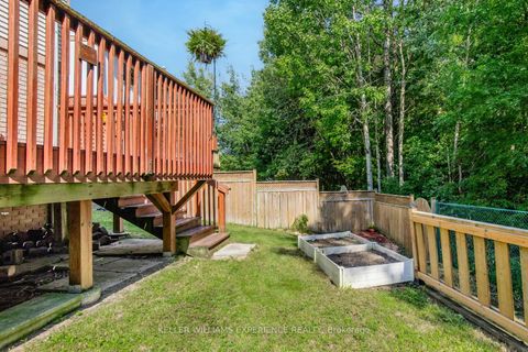 Photo 22 at 49 Burns Circle, Letitia Heights, Barrie