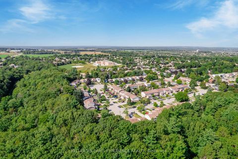 Photo 26 at 49 Burns Circle, Letitia Heights, Barrie