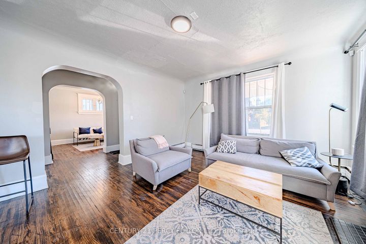 Photo 9 at 296 King Street E, Central, Oshawa