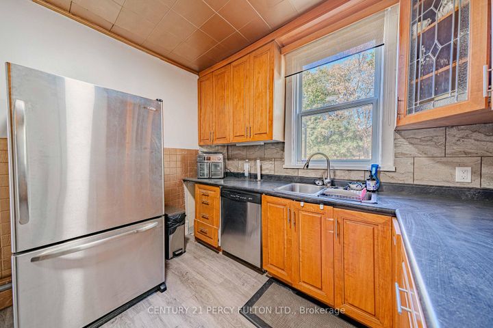 Photo 17 at 296 King Street E, Central, Oshawa