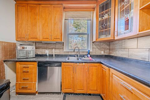 Photo 16 at 296 King Street E, Central, Oshawa