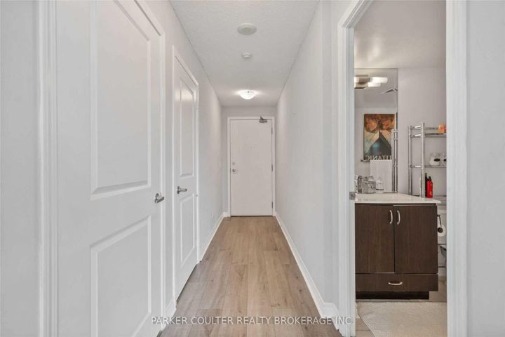 Photo 3 at 425 - 27 Rean Drive, Bayview Village, Toronto