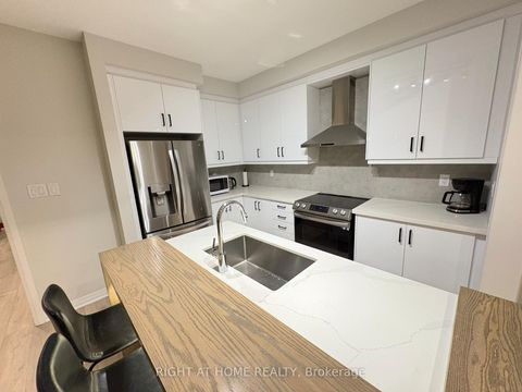 Photo 7 at 95 Shepherd Drive, Painswick South, Barrie