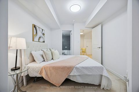 Photo 11 at Th27 - 39 Drewry Avenue, Newtonbrook West, Toronto