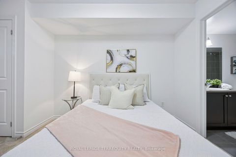 Photo 13 at Th27 - 39 Drewry Avenue, Newtonbrook West, Toronto