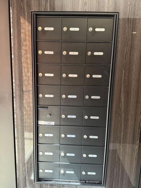 Photo 1 at 10 - 20 Glebe Road W, Eglinton, Toronto