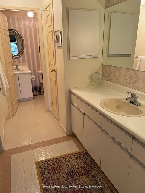 Photo 12 at 10 - 20 Glebe Road W, Eglinton, Toronto