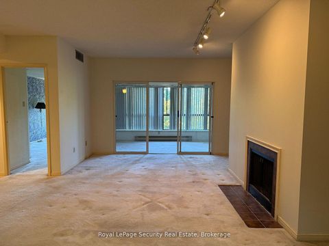 Photo 15 at 10 - 20 Glebe Road W, Eglinton, Toronto